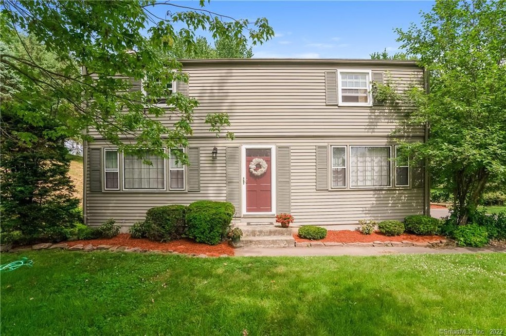 8 Bluebird Dr, Enfield, CT 06082 - photo 1