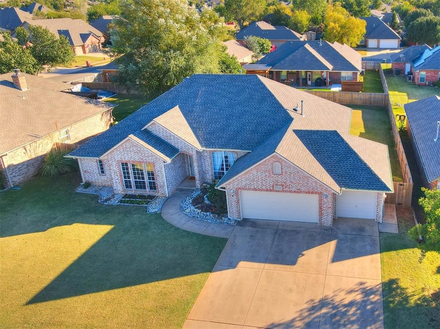 2704 Lancaster Ct, Edmond, OK 73012 - photo 1