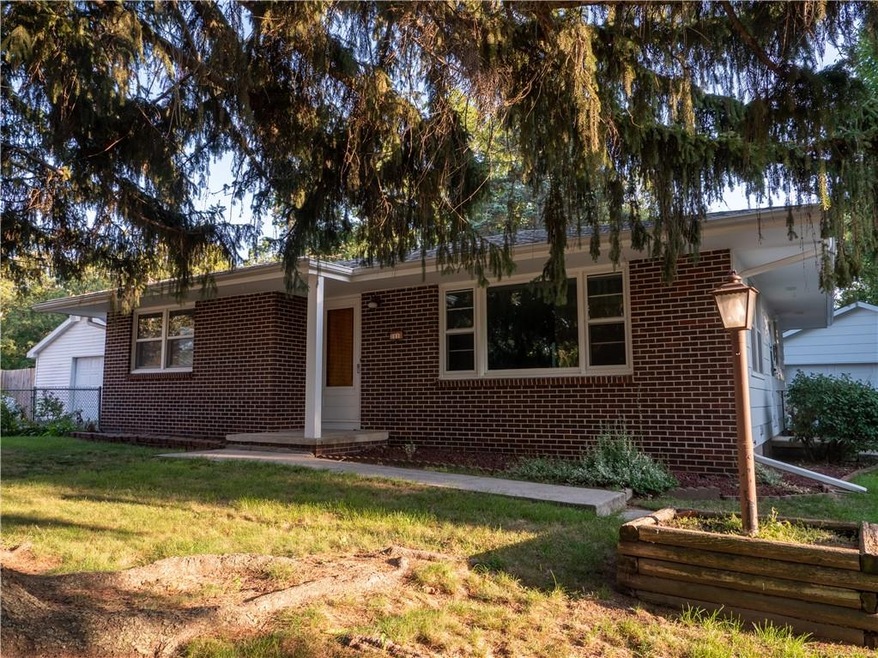 1110 Seneca Ave, Des Moines, IA 50313 - photo 1