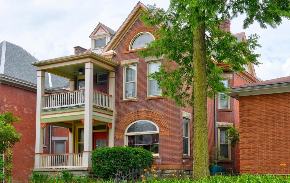 990 Bryden Rd, Columbus, OH 43205 - photo 1