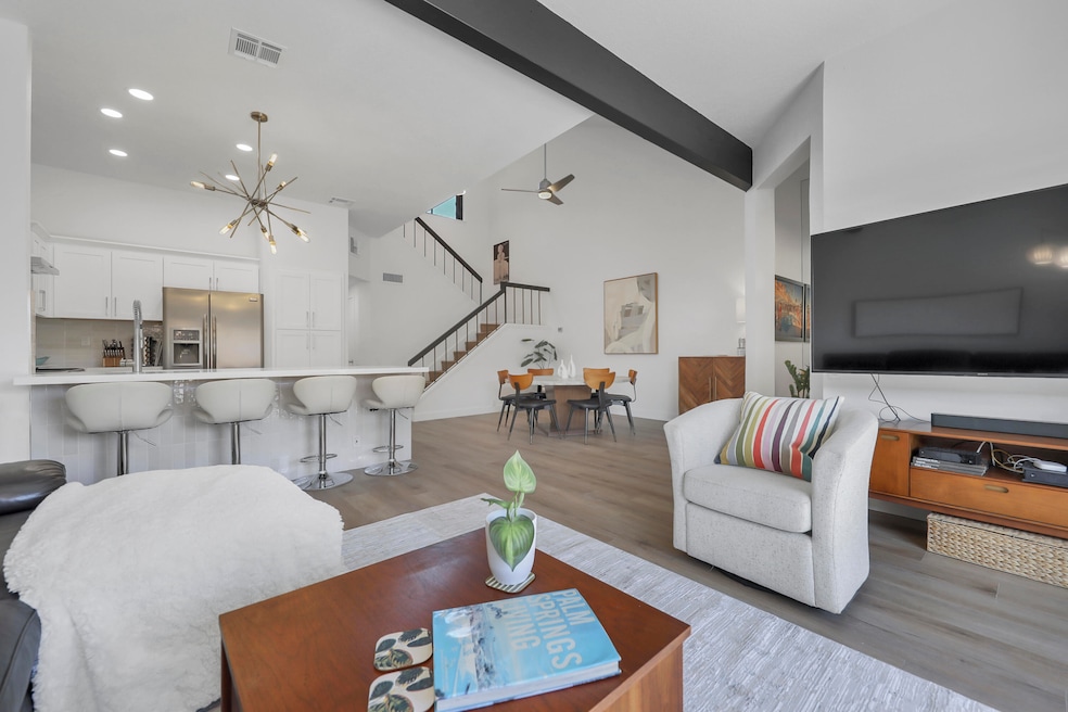 001 OPEN LIVING AREA
