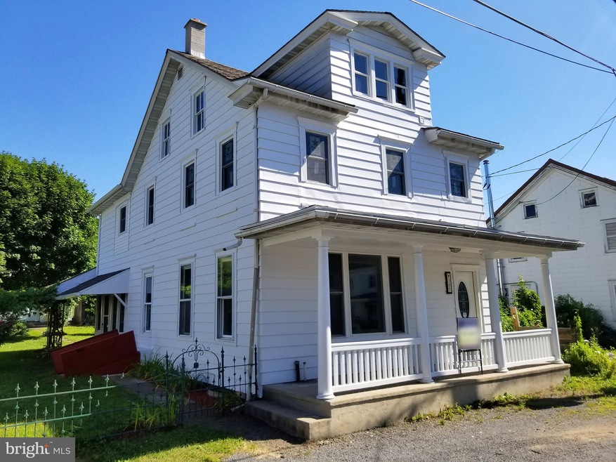 307 Hughes St, New Ringgold, PA 17960 - photo 1