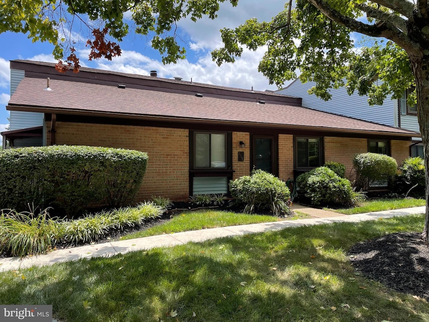 2590 Merrywood Ct unit 1, Woodbridge, VA 22192 - photo 1