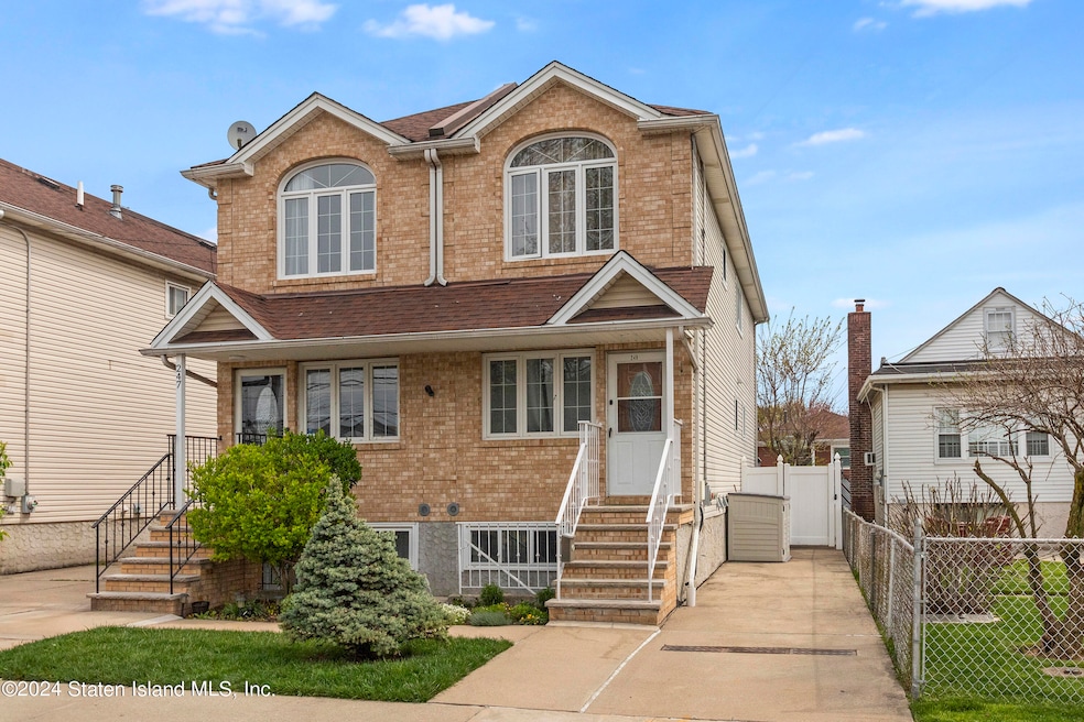 249 Norway Ave, Staten Island, NY 10305 - photo 1