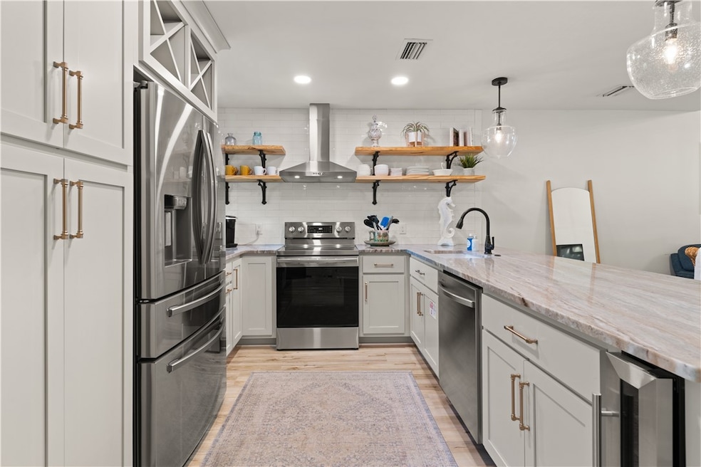 Beautifully renovated custom kitchen