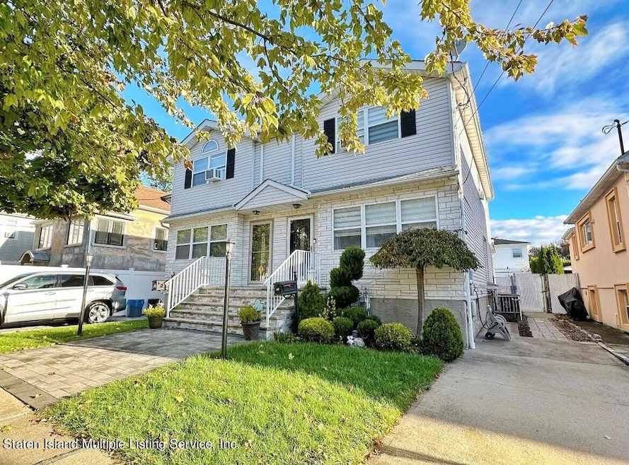 211 Alter Ave, Staten Island, NY 10305 - photo 1