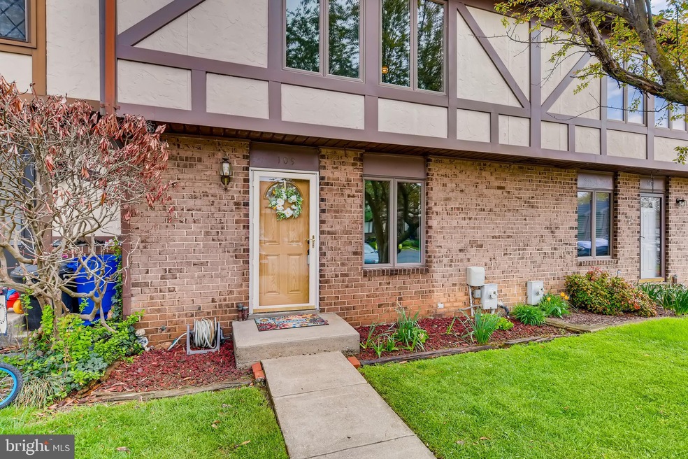 109 Bourbon Ct, Parkville, MD 21234 - photo 1