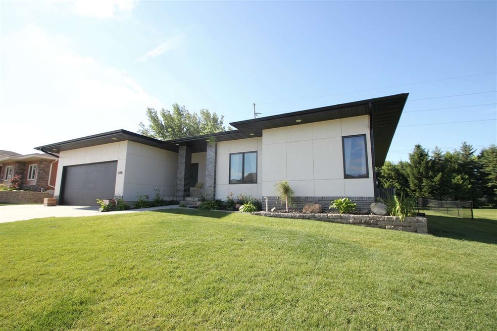 3018 Apollo St, Cedar Falls, IA 50613 - photo 1