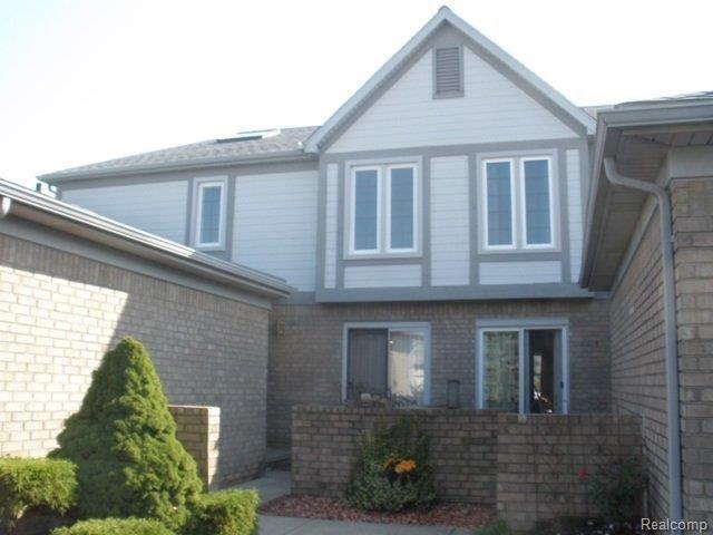 EXTERIOR.JPG