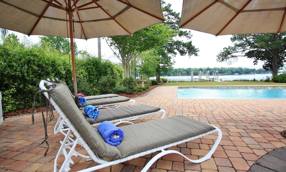 3320 Lake Shore Blvd, Jacksonville, FL 32210 - photo 1