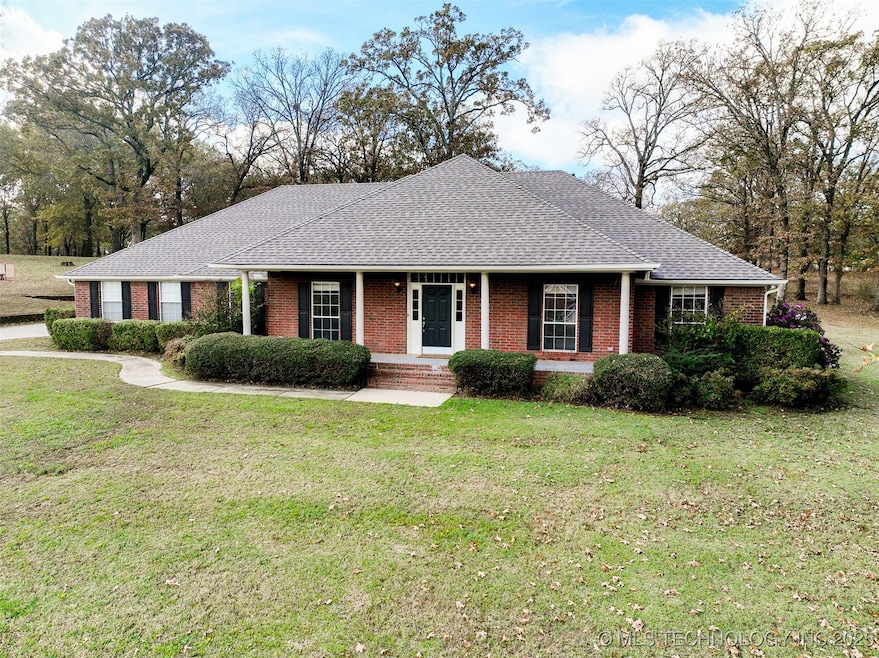 5353 Stonebriar Cir, Durant, OK 74701 - photo 1