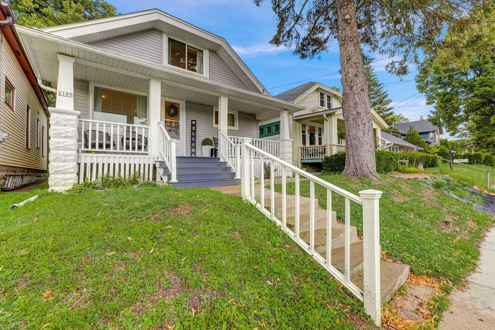 2-web-or-mls-E St Francis Ave-002