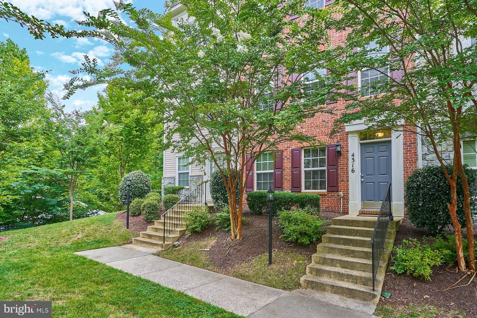 4316 Potomac Highlands Cir, Triangle, VA 22172 - photo 1