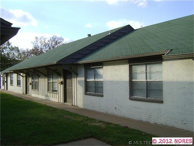 6132 S Madison Place unit C, Tulsa, OK 74136 - photo 1