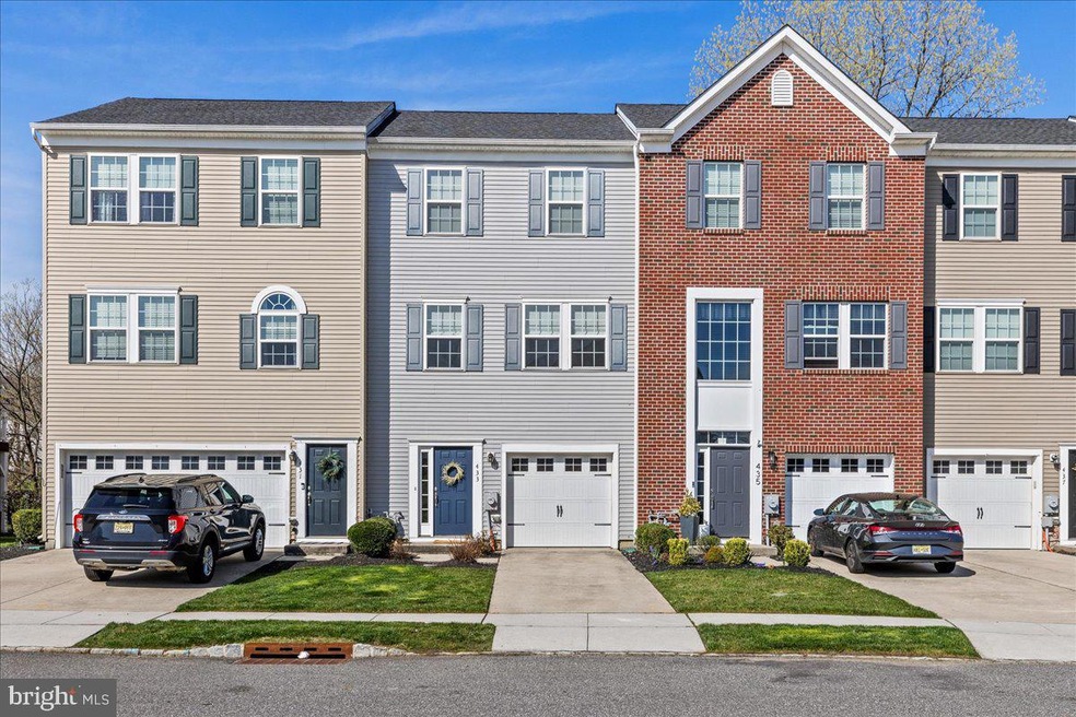 433 Dogwood Dr, Woodbury, NJ 08096 - photo 1