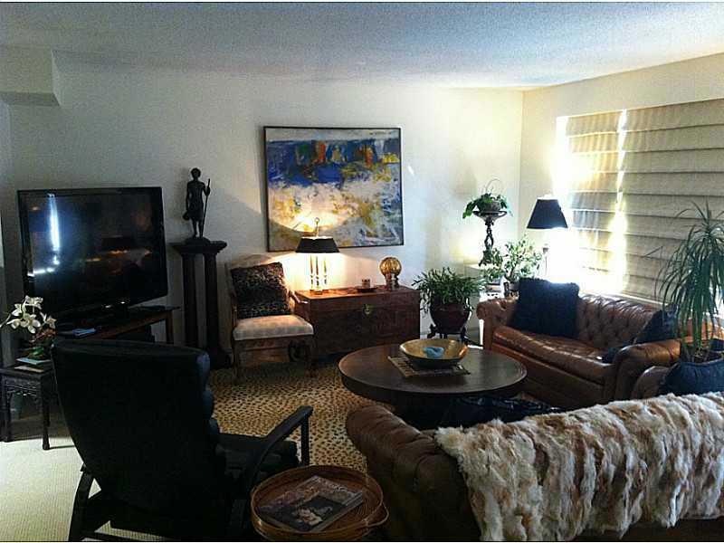 391 Chatham Cir unit 355, Warwick, RI 02886 - photo 1