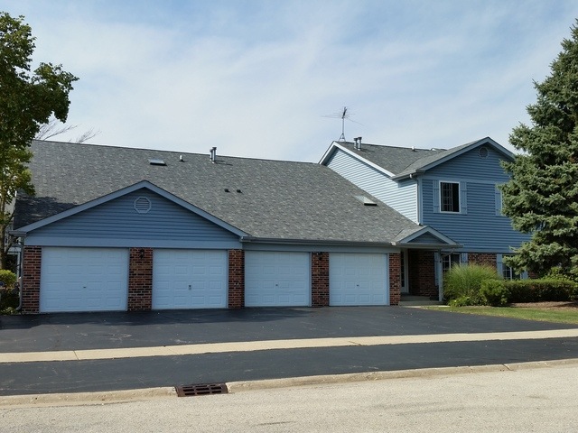 1514 Commodore Ln unit 2, Schaumburg, IL 60193 - photo 1