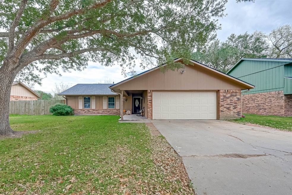 2908 El Camino St, Bay City, TX 77414 - photo 1