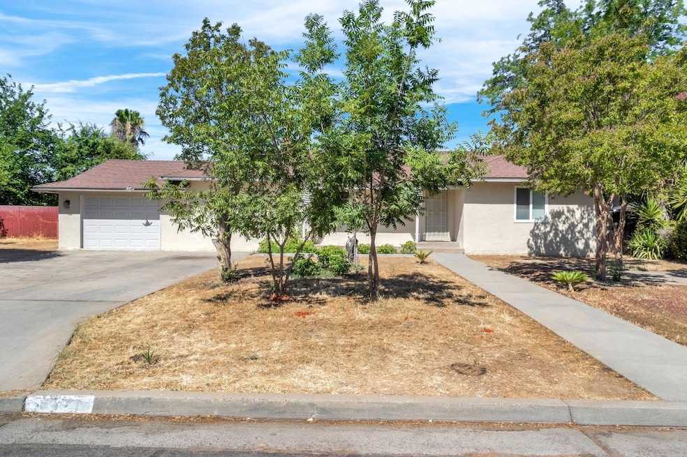 6171 N Calaveras St, Fresno, CA 93704 - photo 1