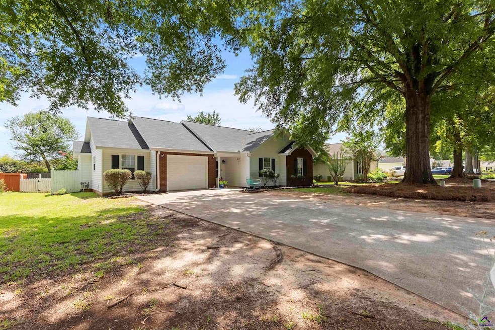 Pending $229,000 • Co-Listing Agent