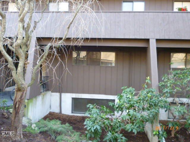 143 Knapps Hwy, Fairfield, CT 06825 - photo 1