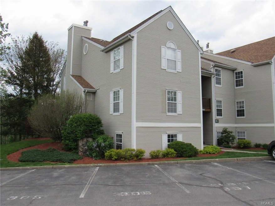 1081 Washington Green, New Windsor, NY 12553 - photo 1