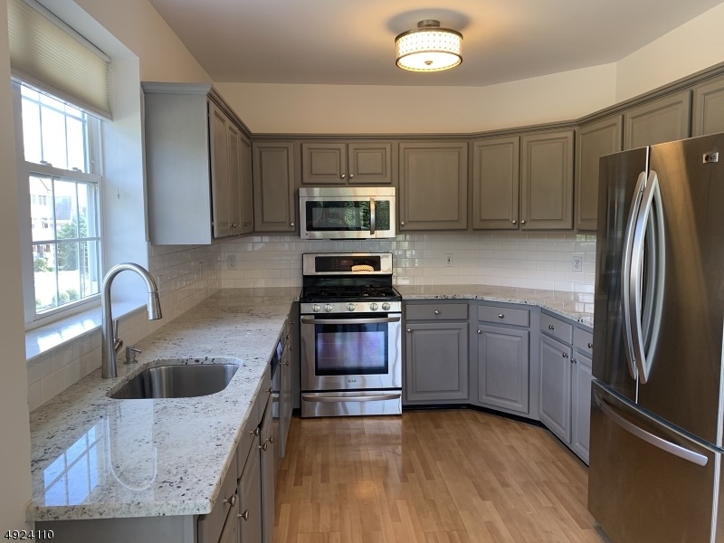 211 Cleveland Ln unit 211, Rockaway, NJ 07866 - photo 1