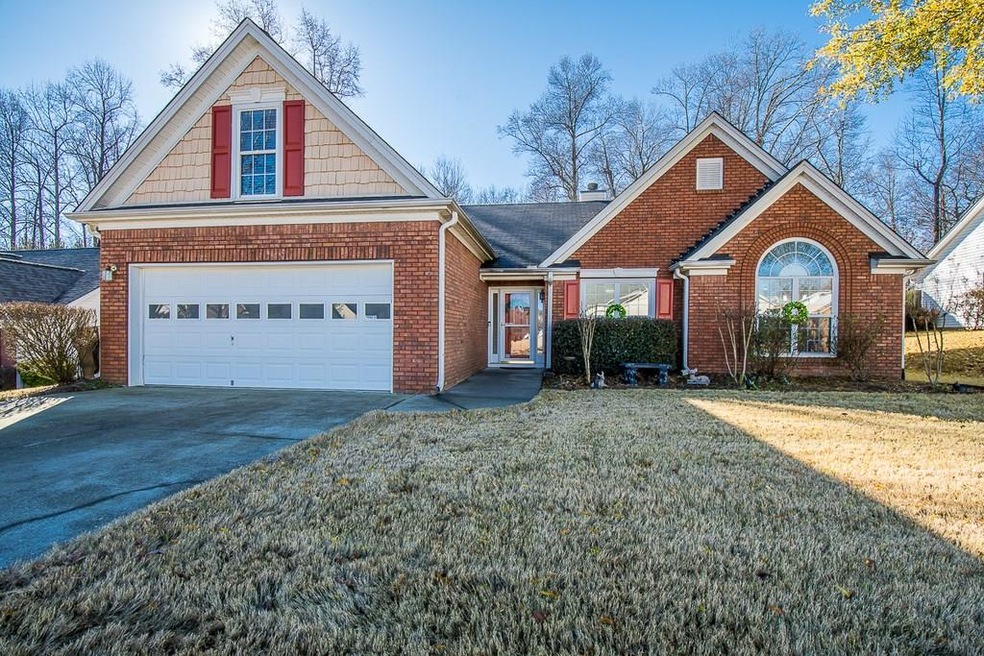 Beautiful ranch home on level lot with Bonus room,