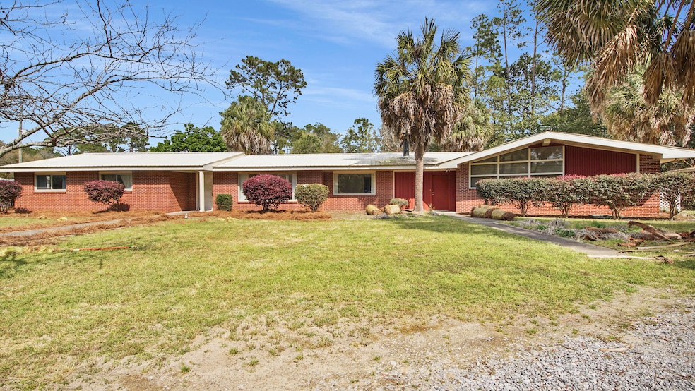 Waterfront Back lake