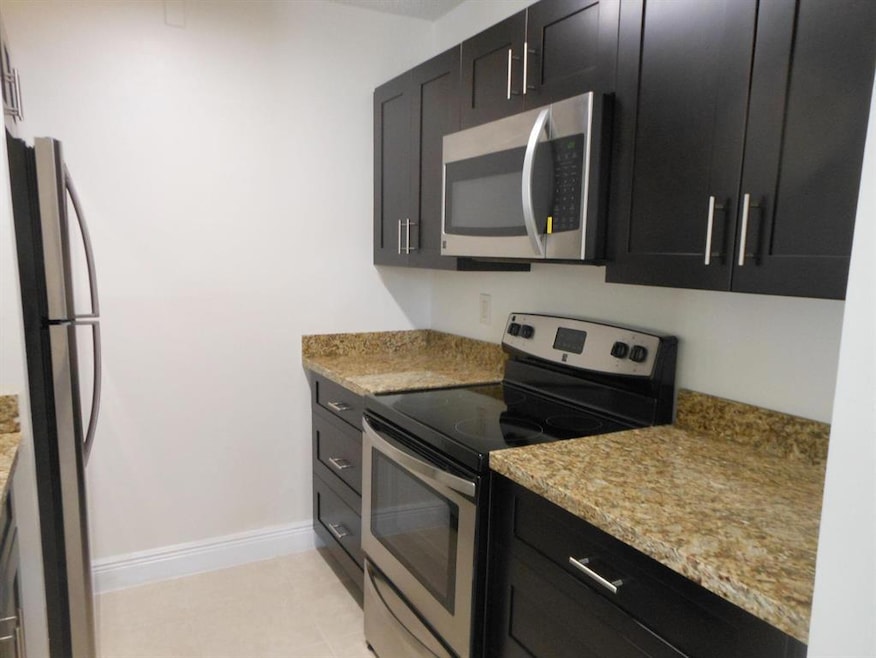 919 Meadows Cir, Boynton Beach, FL 33436 - photo 1