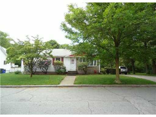 32 Westmore St, Cranston, RI 02910 - photo 1