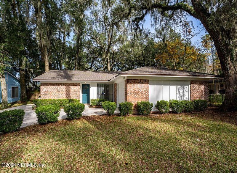 7301 Oakwood Dr, Jacksonville, FL 32211 - photo 1