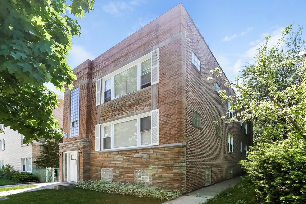 6052 N Mozart St, Chicago, IL 60659 - photo 1