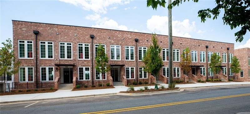 The Maxwell 600 Building Stacked Townhomes.