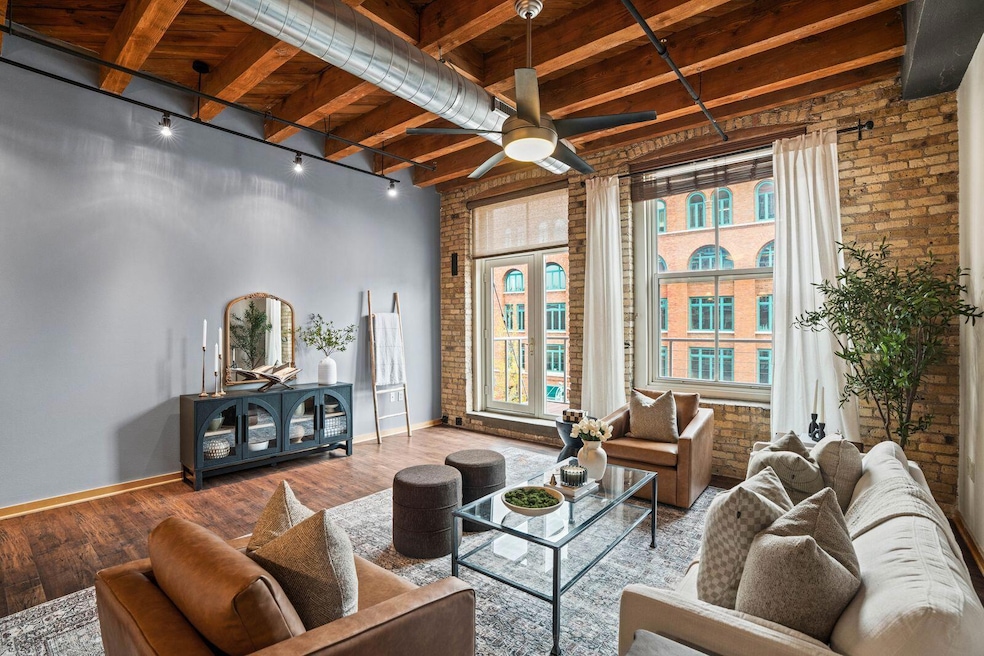 191 N Broadway unit 307, Milwaukee, WI 53202 - photo 1