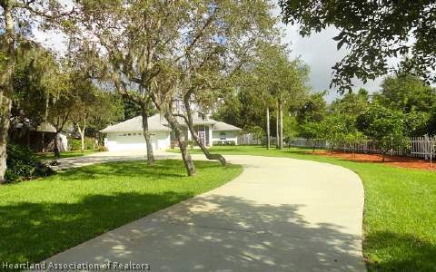 726 Lake Josephine Dr, Sebring, FL 33875 - photo 1