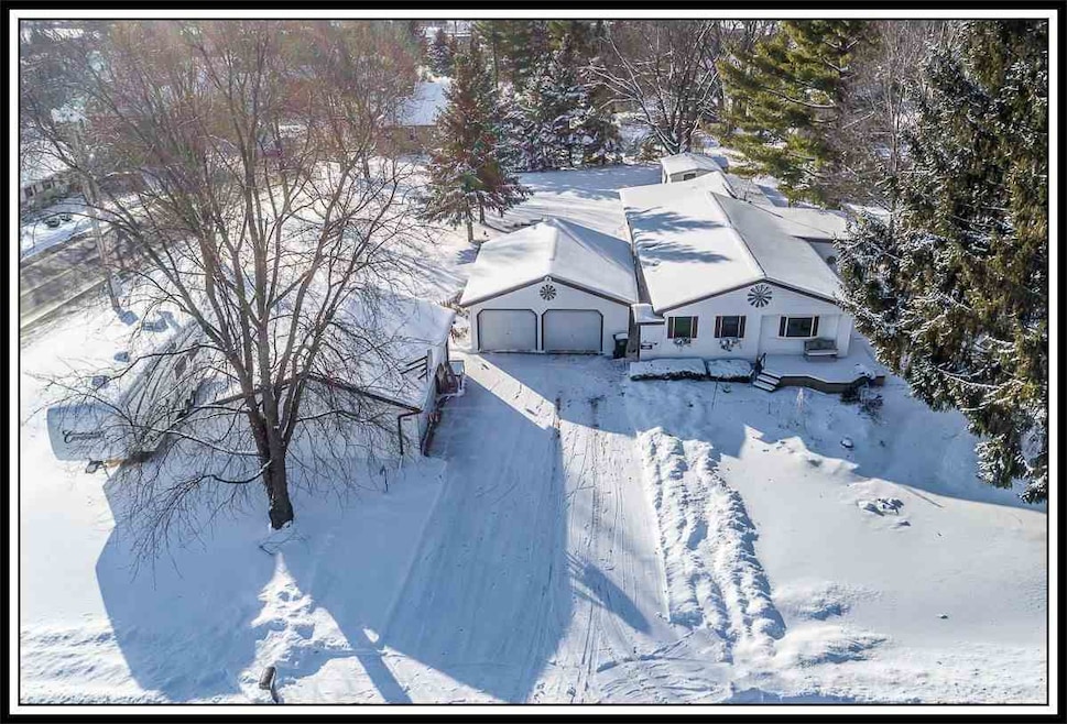 W9707 Meadowview Dr, Dale, WI 54931 MLS 50197156