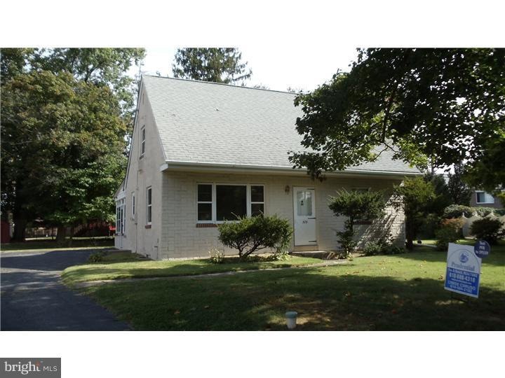 329 Woodlyn Cir, Woodlyn, PA 19094 - photo 1