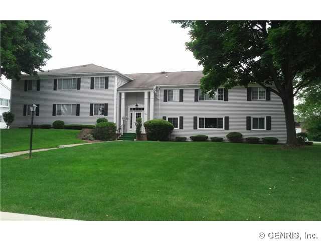 Exterior Front. Condominium located in a very quie