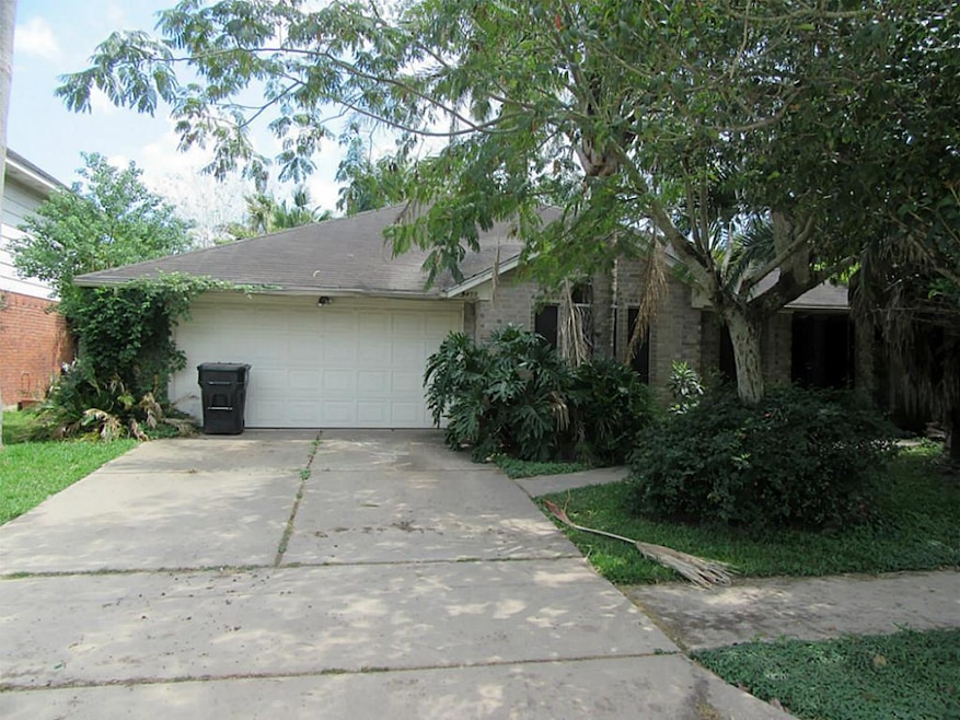 9450 Coast Bridge St, Houston, TX 77075 - photo 1