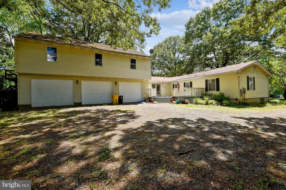 7915 Elizabeth Rd, Pasadena, MD 21122 - photo 1