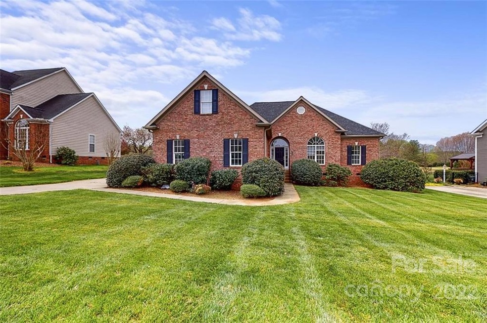 120 Fox Den Cir, Statesville, NC 28677 - photo 1