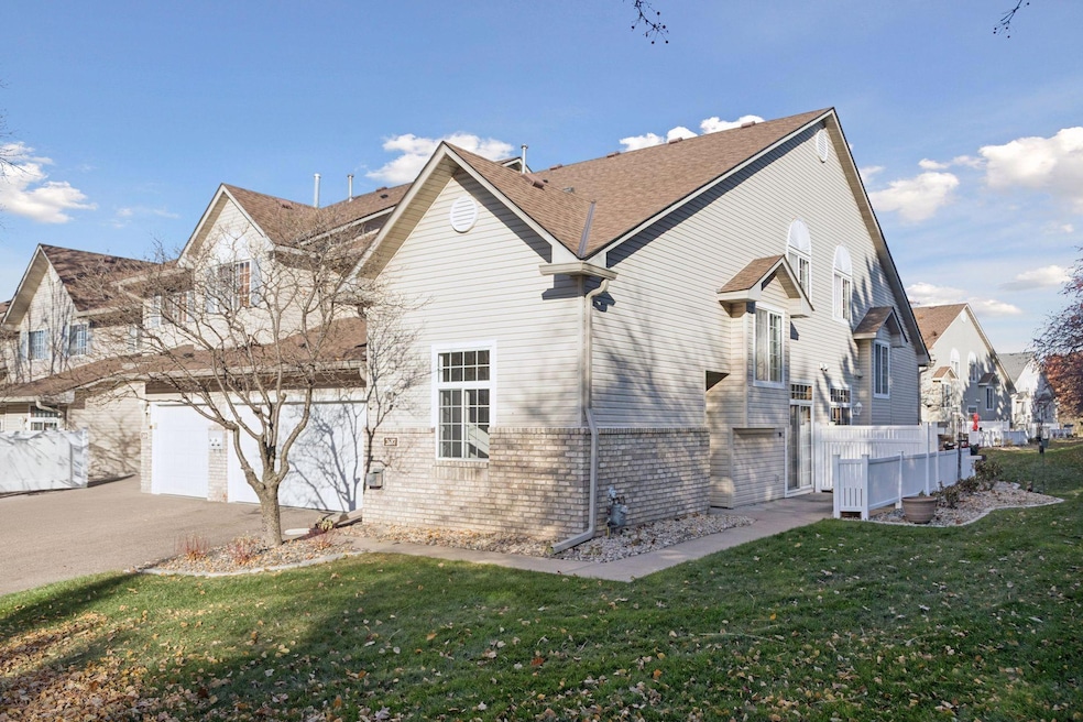 2687 Mallard Dr unit 82, Woodbury, MN 55125 - photo 1