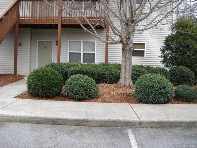 Main floor entrance, 1 story.
