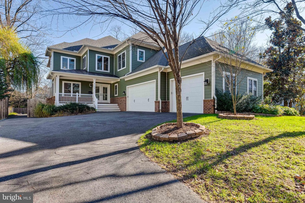 2109 Greenwich St, Falls Church, VA 22043 - photo 1