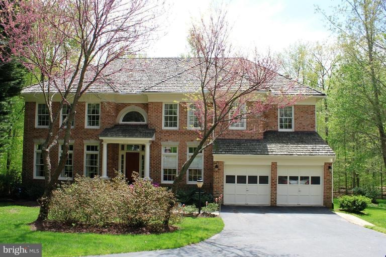 8110 Bellingham Ct, Fairfax Station, VA 22039 - photo 1