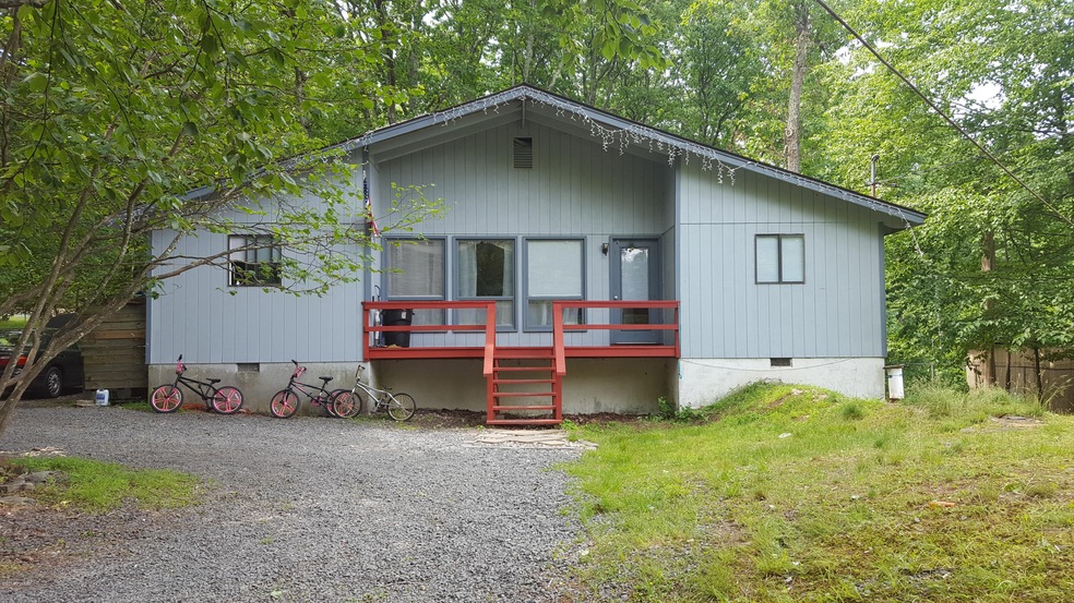 172 Spring Dr, Dingmans Ferry, PA 18328 - photo 1