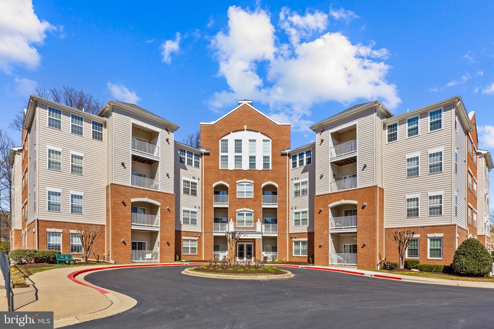 2610 Chapel Lake Dr unit 404, Gambrills, MD 21054 - photo 1
