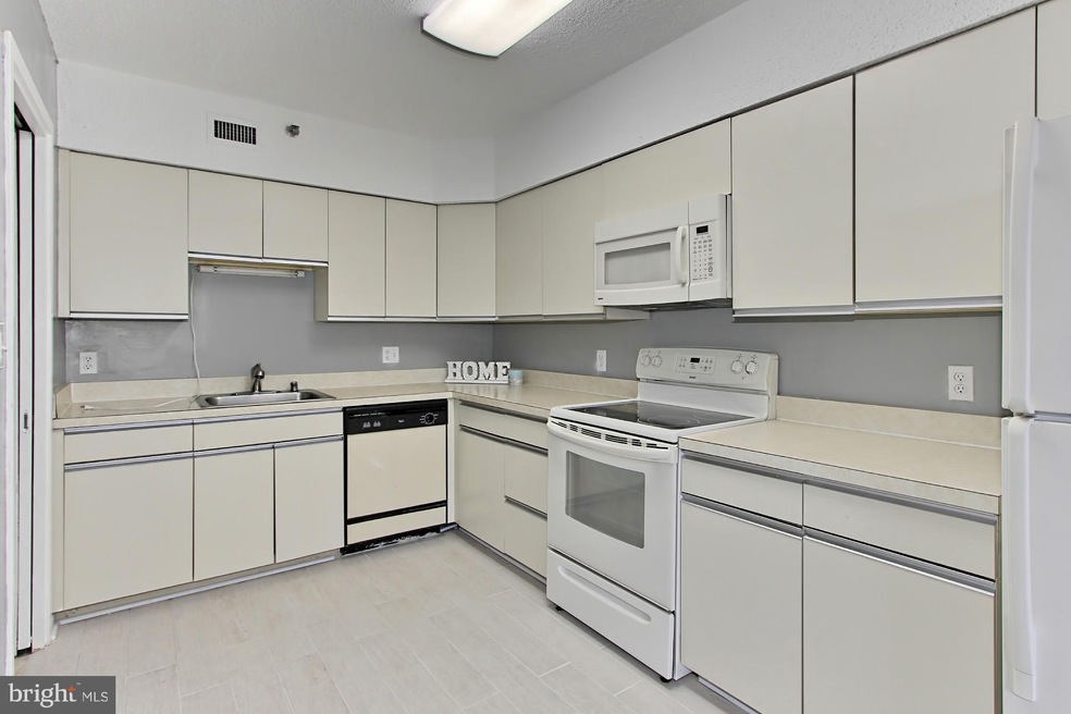 5501 Seminary Rd unit 2401S, Baileys Crossroads, VA 22041 - photo 1