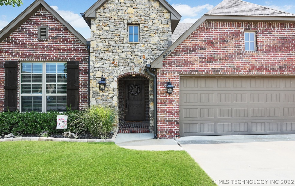 8233 N 77th Ave E, Owasso, OK 74055 - photo 1